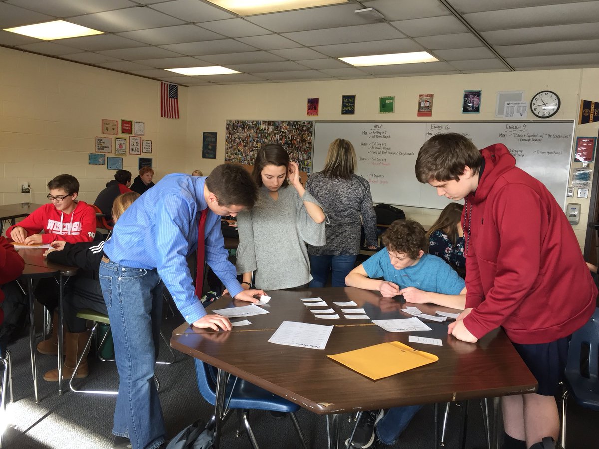 BreakoutEDU today in English 9!!! @FCMrsWhite it’s your favorite!! You rock at setting this up, so fun!! #gocrickets #coteach #itsfriday