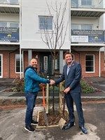 EastbourneBC's tweet image. Twenty-two new trees have been planted in the #Upperton area - part of our ongoing tree planting programme. Over 2,700 trees have been planted in #Eastbourne as part of our ten-year programme. Find out more here buff.ly/2Fh76xZ