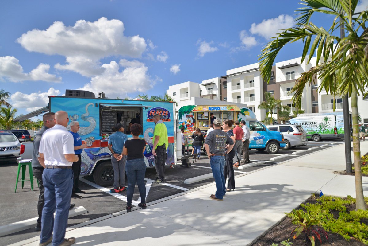 honortobuild's tweet photo. Thank you to everyone who came out to the Amavida Living completion event yesterday at the brand new clubhouse! There was delicious food, live music, and excitement in the air for this beautiful, resort-style senior living community to open. #honortobuild https://t.co/oIiI3atmKF