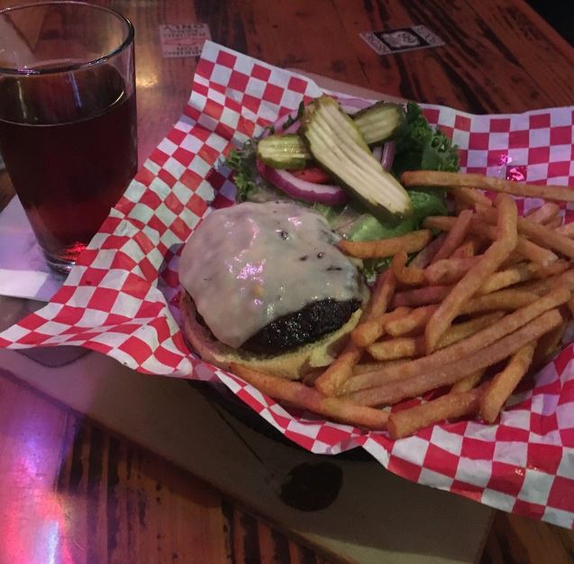 cunninghamspub's tweet photo. Today's workout: Exercising my right to eat
.
.
.
.
#cunninghamsjournal #kearneyne #nebraskaeats https://t.co/KknKeV4KVa