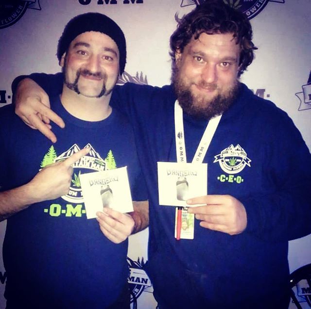 Proud supporter of our local band @the_bangers_rock Thank you for the photo @robb_hoffman Picture taken at @turnipthemetta_ •
•
•
•
•
#OMMF #ommfarm #olympicmountainmanfarm #WAgrown #benzofarms #pnwstoners #pnw #portangelesstoners #washingtonston… ift.tt/2qCZ5JF