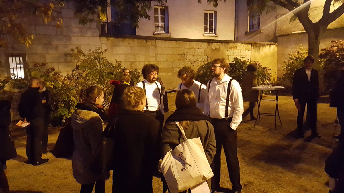 Martinde_Tours's tweet photo. Inauguration du composteur partagé dans le quartier Victoire avec le Groupe Garçons s’il vous plaît ! #Tours #Transmissions @JCETours https://t.co/8uv8RBUuXa