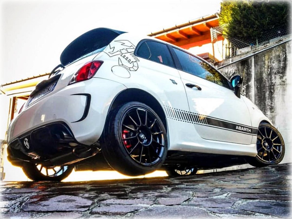scuderiagta's tweet photo. #FiatFriday
#Fiat500 #Abarth 🇮🇹💪 https://t.co/lN2e1noslV