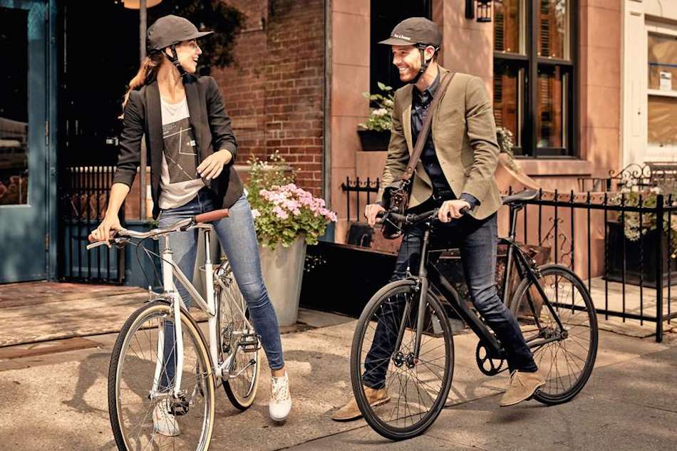 Qui no voldria aquesta joia del ciclisme🚴? Ha arribat Pack &amp; Diamond, el nou casc que es plega com una gorra, la perfecta combinació per a ciclistes de moda👌. I vosaltres, ja esteu a la moda😏? Llegiu l'article 👀 bit.ly/2Do5Es7 #bicinity #sabadell #modaciclista