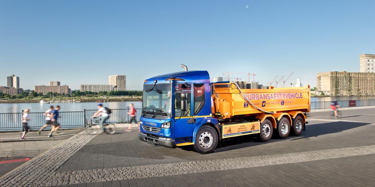 Dennis_Eagle's tweet photo. Another busy week comes to an end at Dennis Eagle!
Our new 8x4 Rear Steer chassis was launched at Freight in the City, which will offer increased maneuverability in our 32t vehicles.
Combined with our 5 star Direct Vision cab, it offers the complete urban solution.
#FITC2018 https://t.co/VVzimUXonA