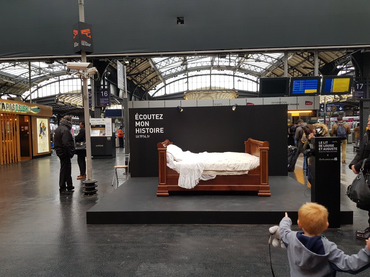 AlainferaPaul's tweet photo. Cérémonie commémorative #armistice place du 11 novembre 1918 #Paris10 , #GPEPY inaugure une plaque restaurée à la mémoire des victimes cheminotes du Réseau de l'Est et dans son hommage évoque "Le Départ des poilus" oeuvre picturale #GaredelEst, août 1914 d'Albert Herter https://t.co/FCPY7bd9b3