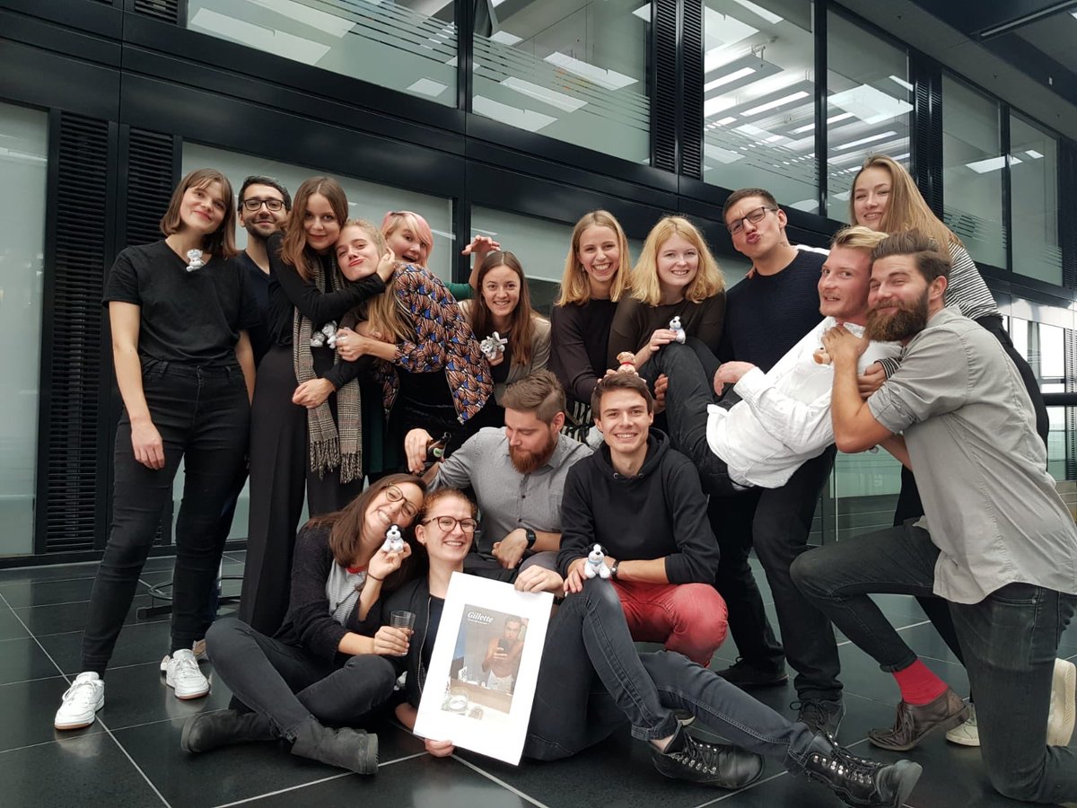 Schön schön schön war‘s! Die #56A sagt Byebye und wünscht sich zum Abschied einen Hund, liebe <a href="/DJSde/">Deutsche Journalistenschule</a>.