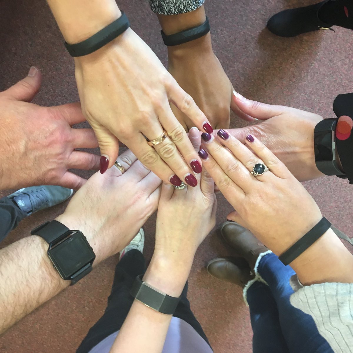Colour_Connect's tweet photo. Full steam ahead with Health &amp; Hustle!🏃🚶

Big thanks to @kcgp1963, operation #winterchallenge is underway!

May the best team win 👏🏻👑

Good luck all @TessFalzon 

#FitBitFriday #FridayFeeling #FitnessFriday #Winterchampions2018 https://t.co/jaWQsIdC3k