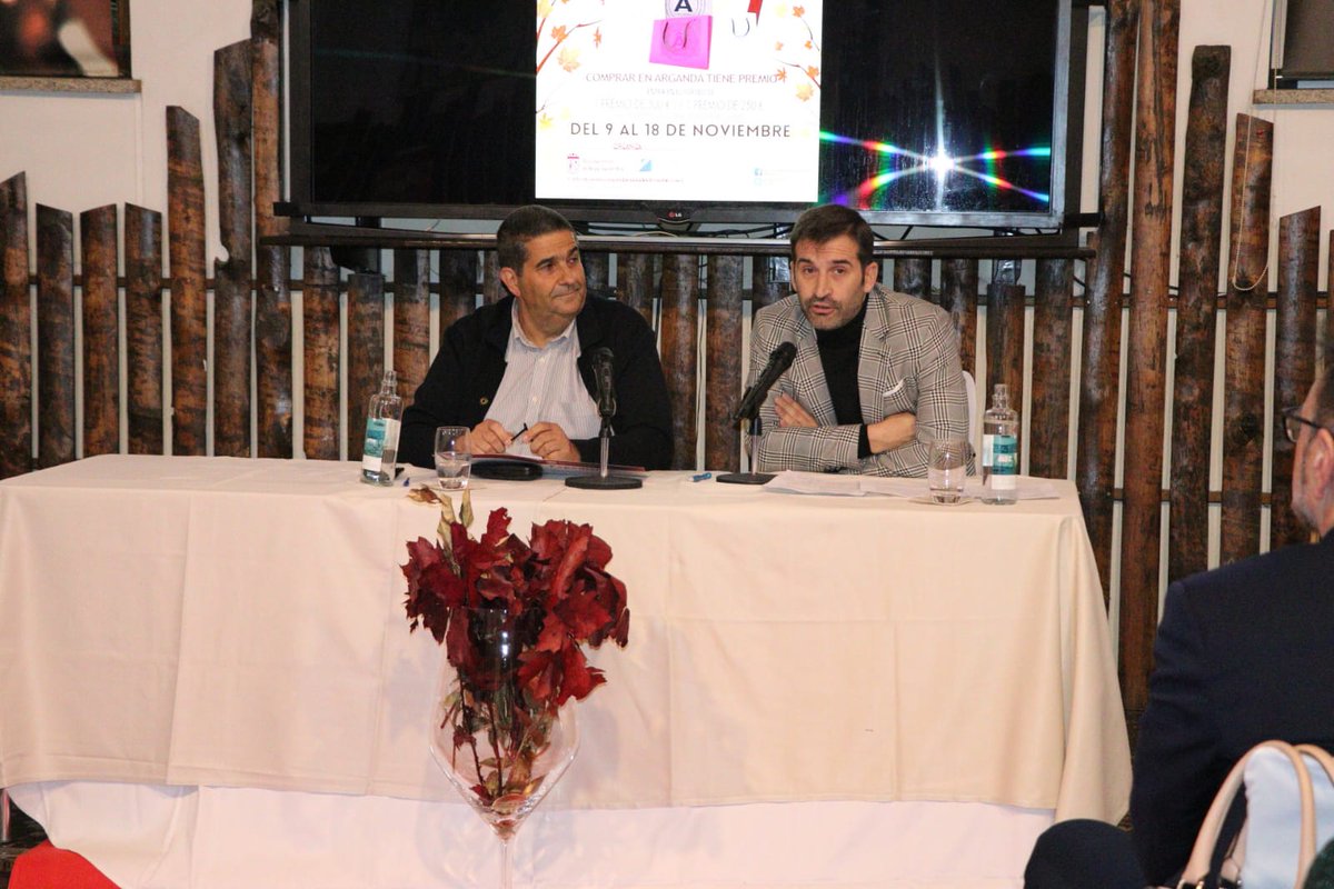 Arganda_Ayto's tweet image. El concejal de Desarrollo Local y Turismo Irenio Vara, acaba de inaugurar el II Tour del Mueble de Arganda del Rey, en colaboración con ASEARCO y en el que participan 28 establecimientos. Más información facebook @Arganda_Ayto