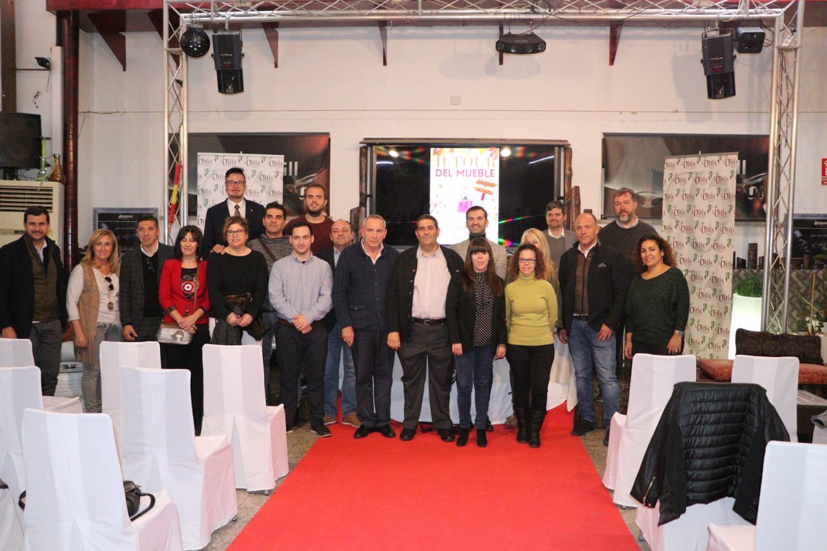 Arganda_Ayto's tweet image. El concejal de Desarrollo Local y Turismo Irenio Vara, acaba de inaugurar el II Tour del Mueble de Arganda del Rey, en colaboración con ASEARCO y en el que participan 28 establecimientos. Más información facebook @Arganda_Ayto