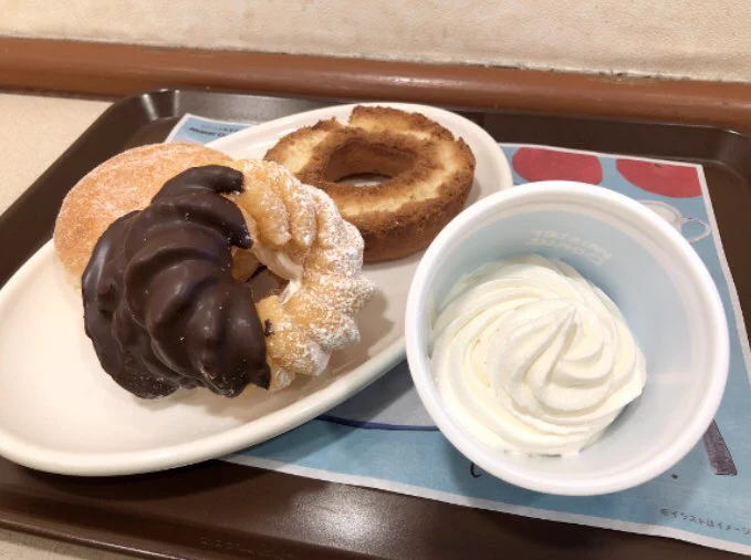 知っておくと得をする？ミスドの一部店舗でホイップクリームを追加できる！
