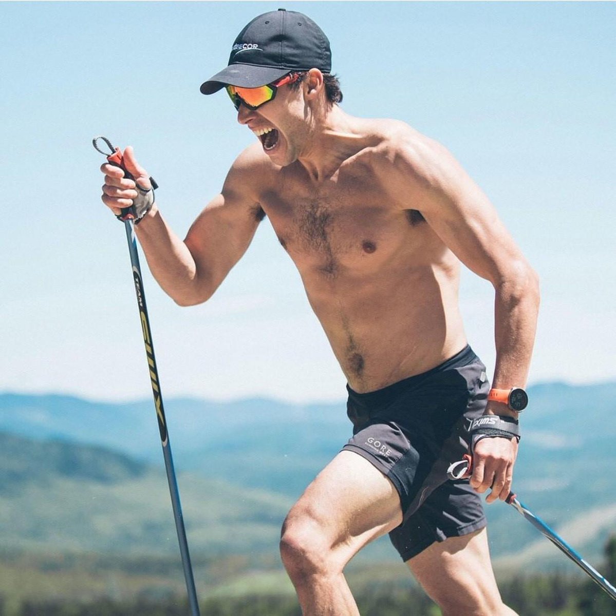 PolarSpain's tweet image. Descubre al ganador de llevas dentro con el nuevo #PolarVantageV  ⚡⌚🏆  #BloodSweatAndData polar.com/es/vantage/v