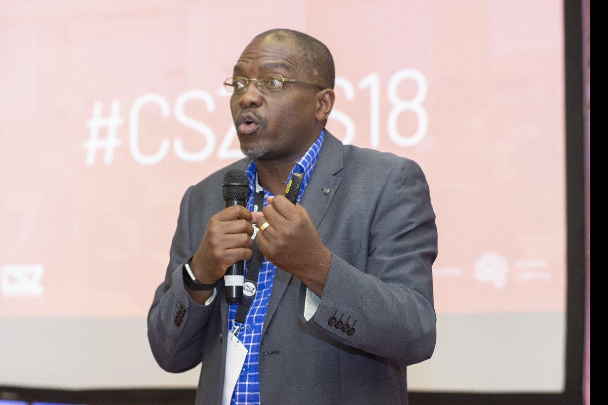 compsocietyzim's tweet photo. Dr. G, Hapanyengwi explains the importance that lies in #Zimbabwean enterprises extracting insights from #data in order to make sense of events within the context. @UniversityOfZim #DataAnalytics #CSZSS18 https://t.co/xZ5q3f7gof