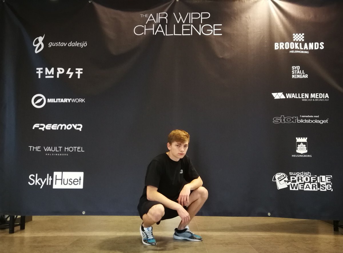 3runpk_org's tweet photo. Nicolai Bosca dopo una run impeccabile sbaglia l'arrivo finale e non si qualifica per il main event di domani, riceve comunque l'applauso  da tutti gli atleti presenti, i migliori da tutto il mondo #airwippchallenge #nicolaibosca #parkour 
Live streaming
https://t.co/nrWUm2QgXe https://t.co/J6BN1oZs62