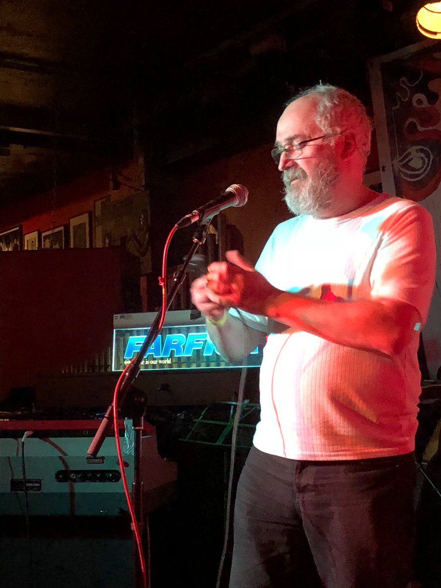 @100clubLondon @mickowest @jamesendeacott @PrimalNews The Legend @everetttrue singing #TelevisionPersonalities
His intro, ‘This is how it used to be in the Living Room’