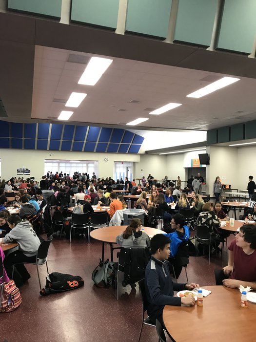 BHSTigersInfo's tweet photo. Over 700 BHS students are having pancakes this morning for making the honor roll first marking period - great job TIGERS! https://t.co/jHHi4mFUjt
