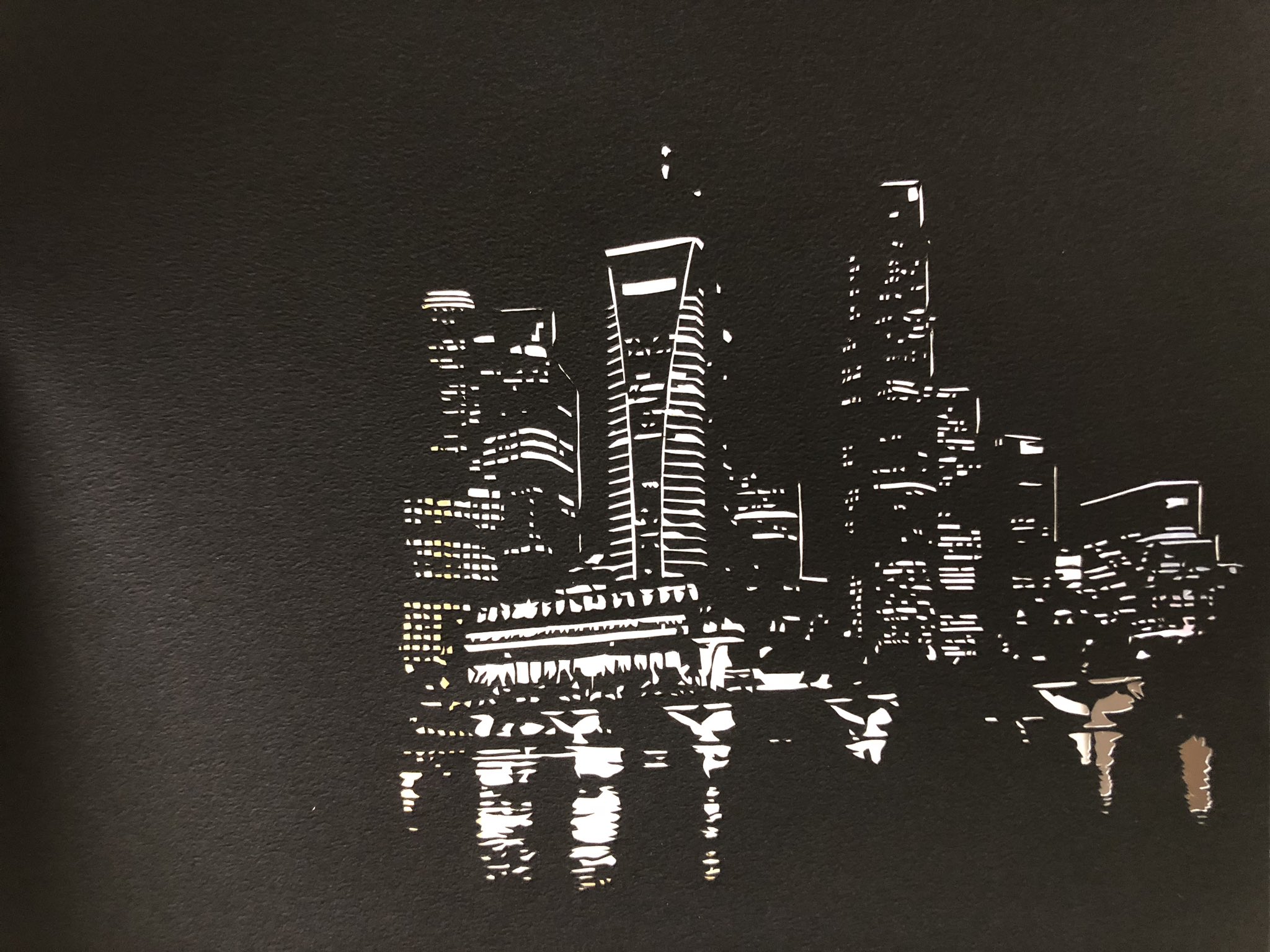 こうた 四角形ばっかり抜いて疲れた 切り絵 夜景 T Co Wxo0mizlvg Twitter