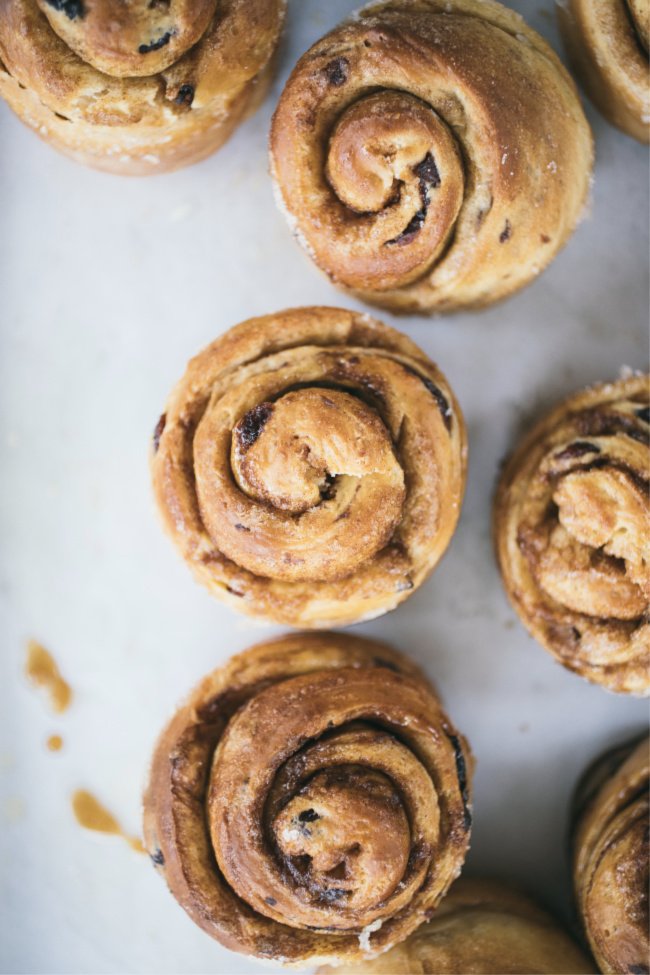 sarahkieffer's tweet photo. New Post | Panettone Swirl Buns, from @ArtisanBreadIn5 's new book, Holiday and Celebration Bread in Five Minutes a Day. https://t.co/PO7yzlXAxA #breadin5 https://t.co/L1W03Wpqut