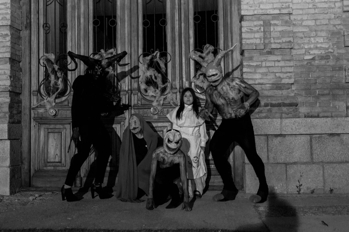 🎃 HalloWine en Weinert 

Mirá lo que dejó una noche llena de misterio en nuestras cavas subterráneas, música y mucho vino. 🍷 Te va a dar miedo... ¡perderte la próxima!

📷: Alber Piazza