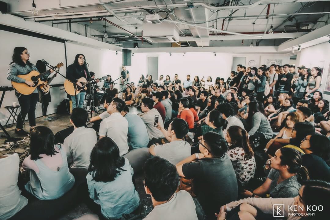 MalayaProdPH's tweet photo. An ode to this family -

5 years of standing (or sitting) through great music we all love. Thank YOU. 

Here's to the next 5 and beyond 🌹 https://t.co/dZVGyb78sl