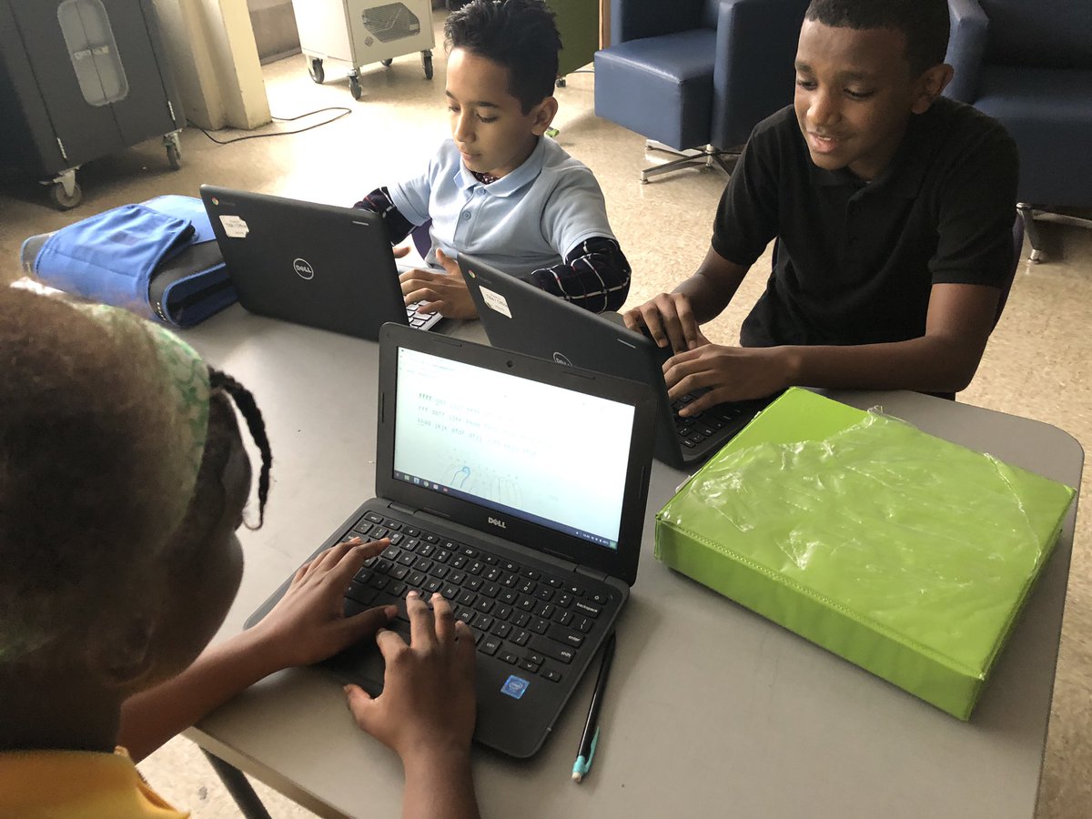 HawaMayaB's tweet photo. Students at WWMS tightening up theirs typing skills! https://t.co/crH7gQxE5P