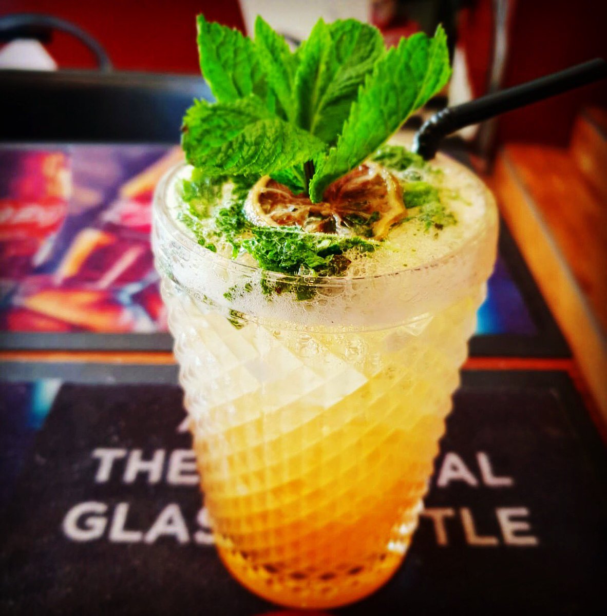 2KSteakhouse's tweet photo. It’s Friday! Come join us for one of our delicious cocktails! #Friday #FridayFeeIing #cocktails #Drinks #Friyay #food #steak #mojito #london #caterham https://t.co/jWKdAXnp7O