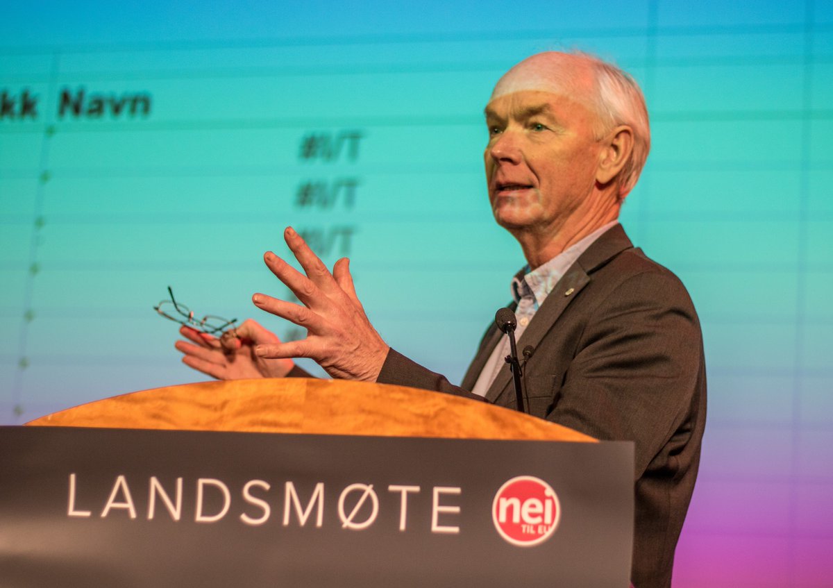 neitileu's tweet photo. – Jeg håper Nei til EU blir enda klarere i sin EØS-motstand, sa Per Olav Lundteigen fra @Senterpartiet i sin hilsen til Nei til EUs landsmøte. #LMNtEU https://t.co/q0am8WdJP7