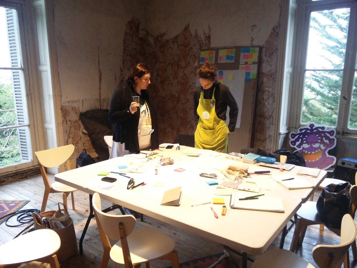 BVallauri's tweet photo. Remixer, imaginer, agir... Et se détendre. 👌
Équipes au travail et beaux massages, c'est #Mxouest à la Villa Rohannec'h, Saint Brieuc. ⬇️
#WeAreMuseomix
#PeopleMakeMuseums https://t.co/j2DEsgA0hc