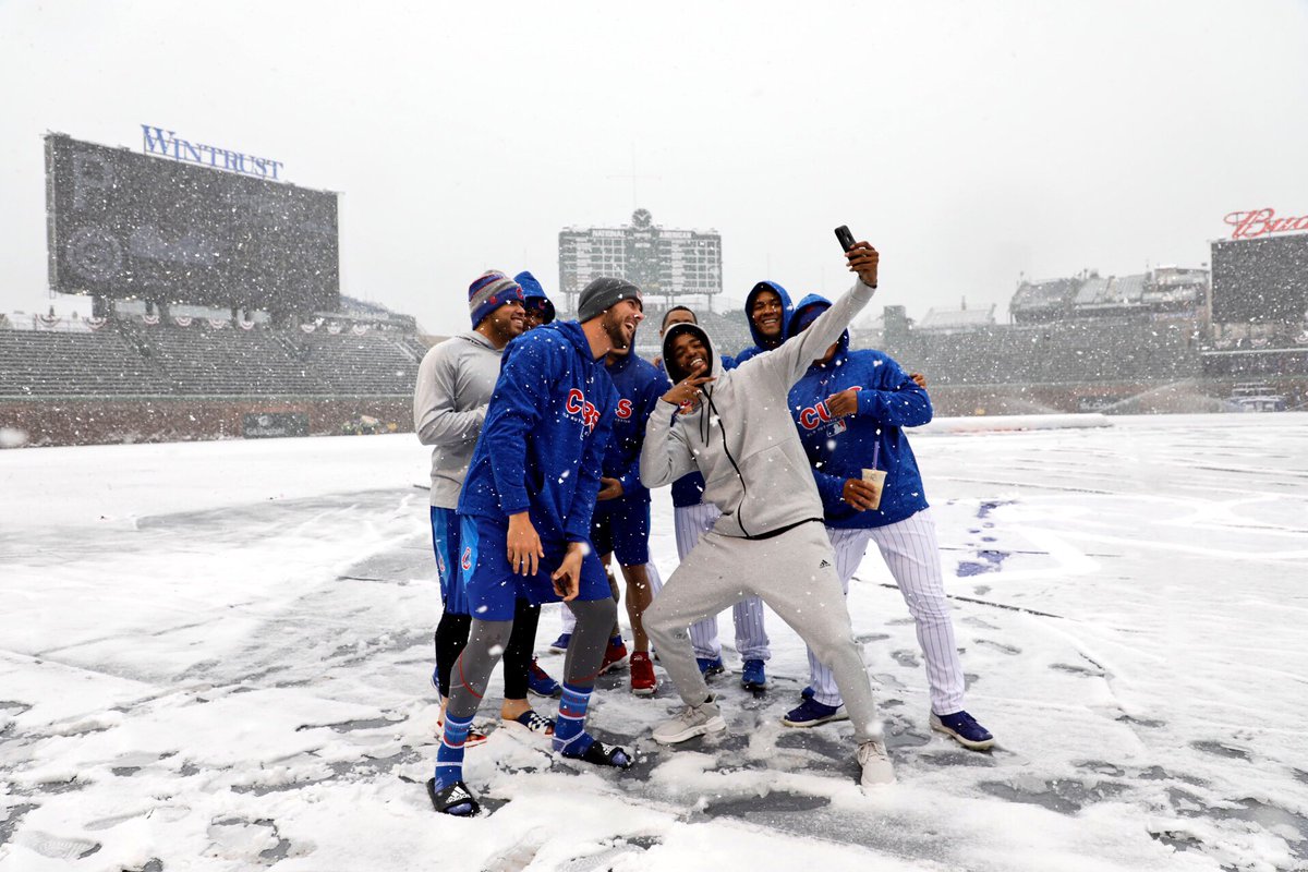 Cubs's tweet photo. Baseball weather? ❄️ https://t.co/sidDaiacWm