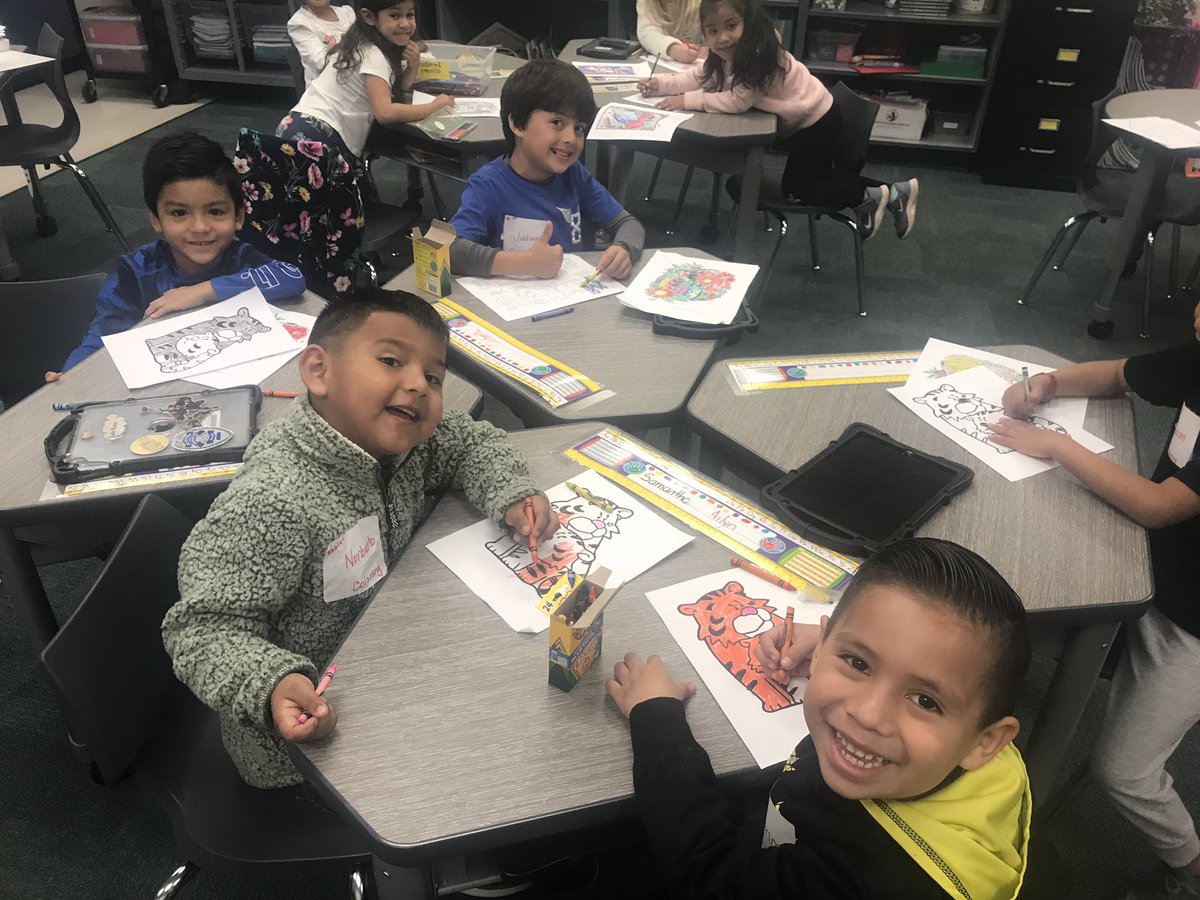 Coloring is so relaxing and fun. 💛💙❤️ #TESOurHouse #TESClubsDay