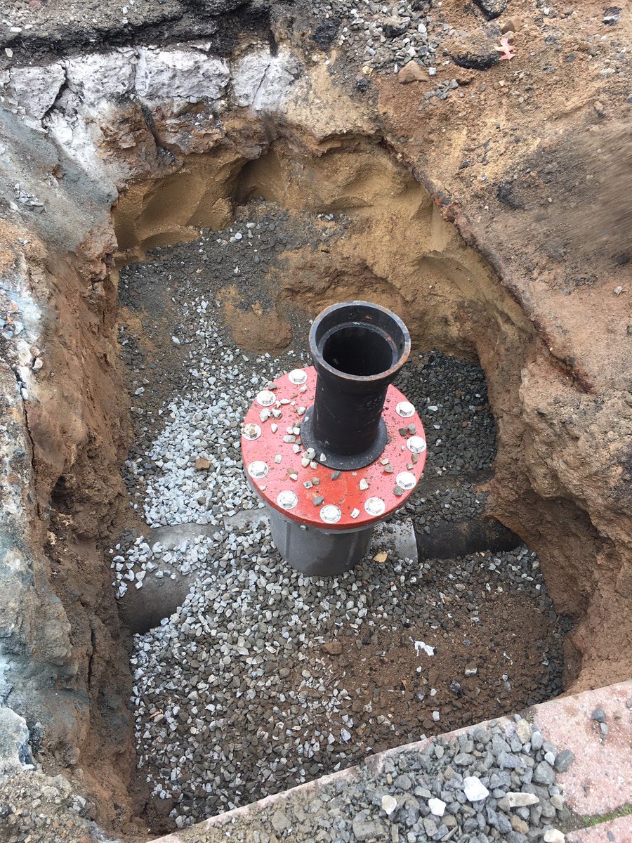 WashStProject's tweet image. Nov. 9 - Insertion valves at 14th Street. Sidewalk, drainage, and conduit crossings at 12th Street, with road closures from Bloomfield to Hudson.