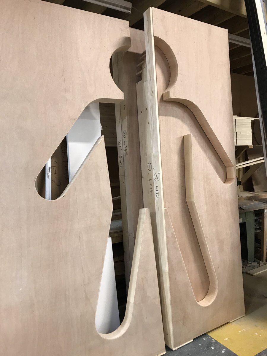 Place2Be's tweet image. We can&apos;t wait for tomorrow&apos;s #LordMayorsShow! Check out these behind the scenes shots of our float with @OnSideYZ and @Samaritans, representing @LMAppeal. Big thanks to @WeCreateIDEAS for designing and building it. It&apos;s going to be great 🙌🎉 #wecreateIDEAS