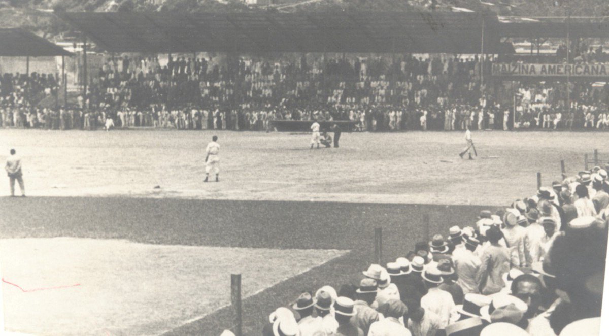 Javier González on X: "El estadio San Agustín a reventar (1929). Los aficionados asistieron en masa para ver un partido entre Royal Criollos y Magallanes, clubes que darían origen a la actual