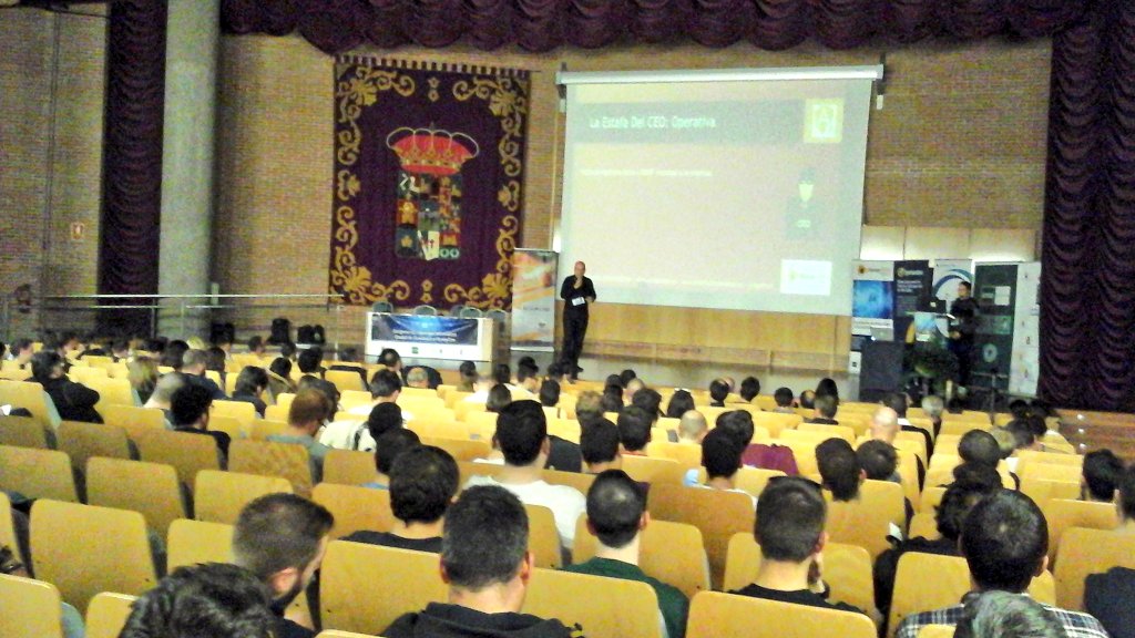 Hoy #PaellaCON no podía faltar a una gran cita: acompañar a los amigos de <a href="/Honey_SEC/">Honey_SEC</a> en su IV Congreso de #Seguridad #Informática que está siendo todo un éxito #HoneyCON18 👏👏👏