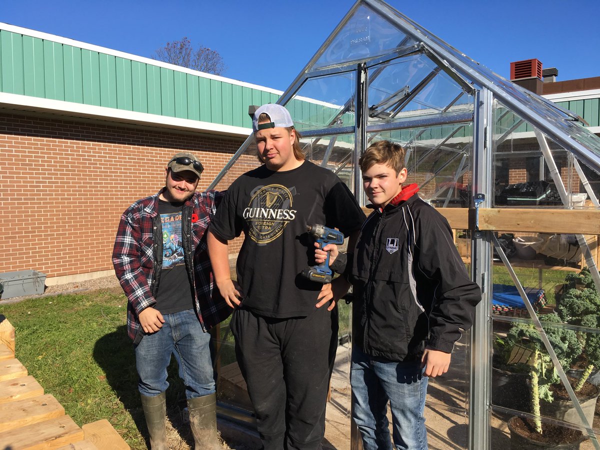 EMSEAGLES1's tweet photo. Thanks to our EMS Alumni #teamfixit that have readied our greenhouse for the winter season #eagleforlife https://t.co/08qAkdYm4O