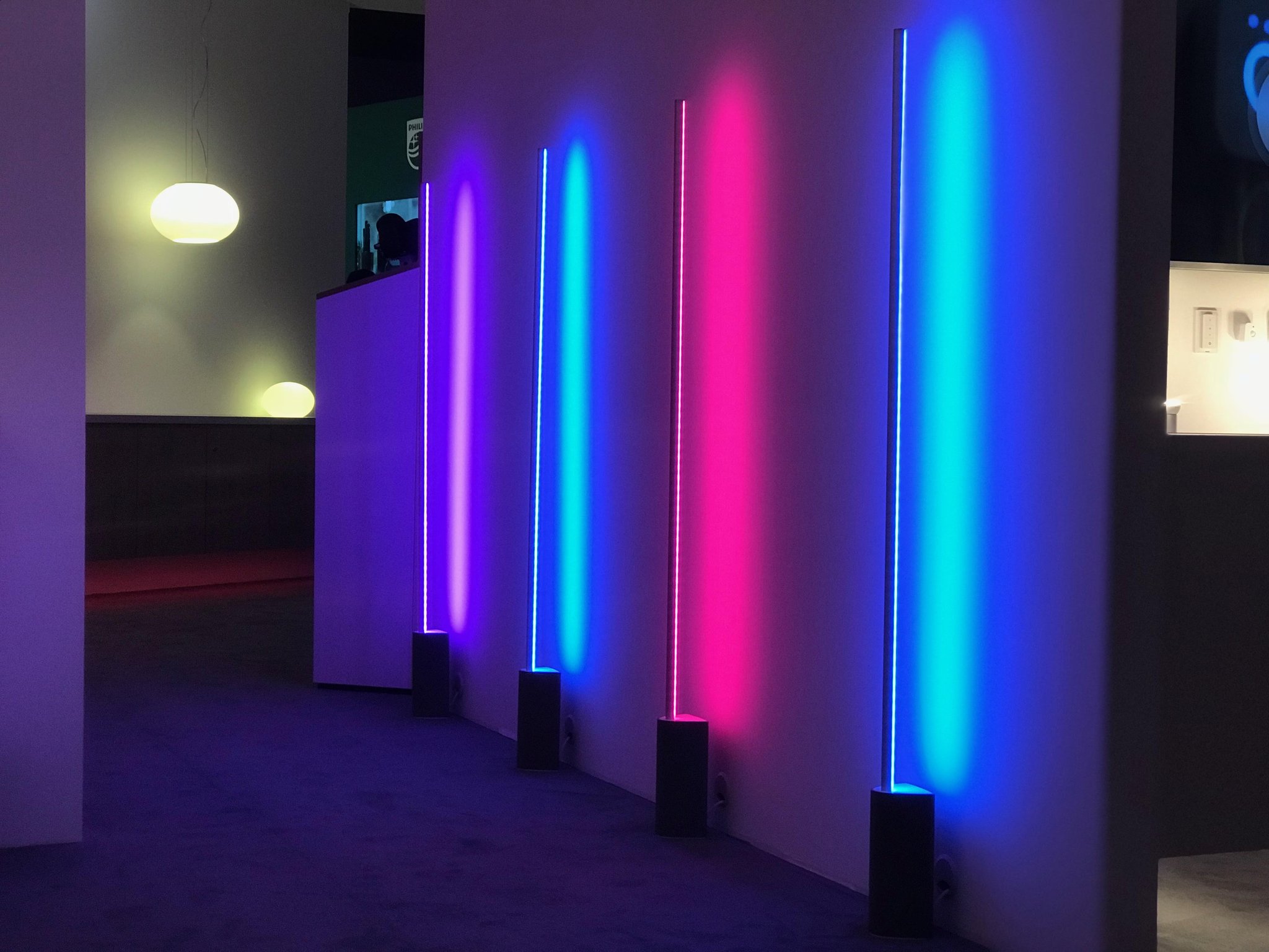 hue signe floor light review