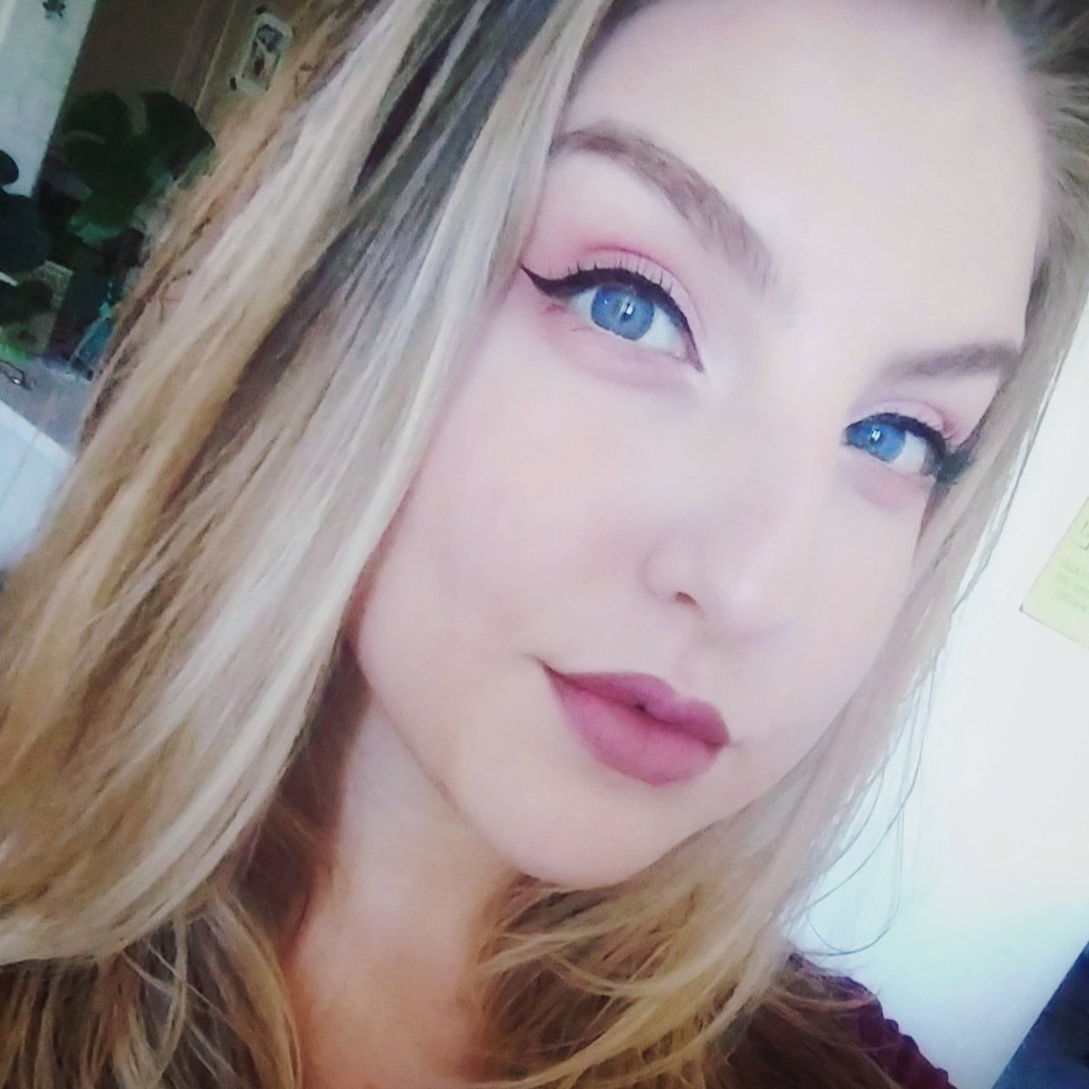ernluv2's tweet photo. Can't get enough of @atomicmakeup lippies https://t.co/GPu0YIq4UW