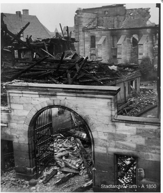 This is what the synagogue in Fürth looked like after the fire. Thank you to  @shakenbeck who pointed me to the right one.