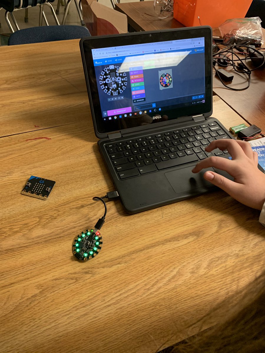 DenisecWright's tweet image. #coding @adafruit #circuitplayground #girlsinstem