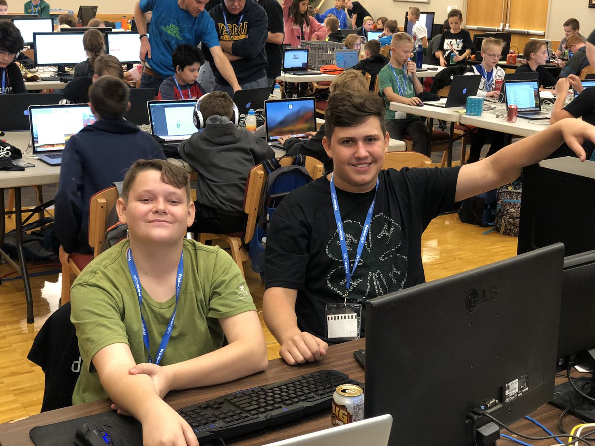 PaulHill_io's tweet image. Utah&apos;s largest 24hr hackathon #CodeCamp2018 is in full swing with 300 participants and 17hours to go #BringYourGenius