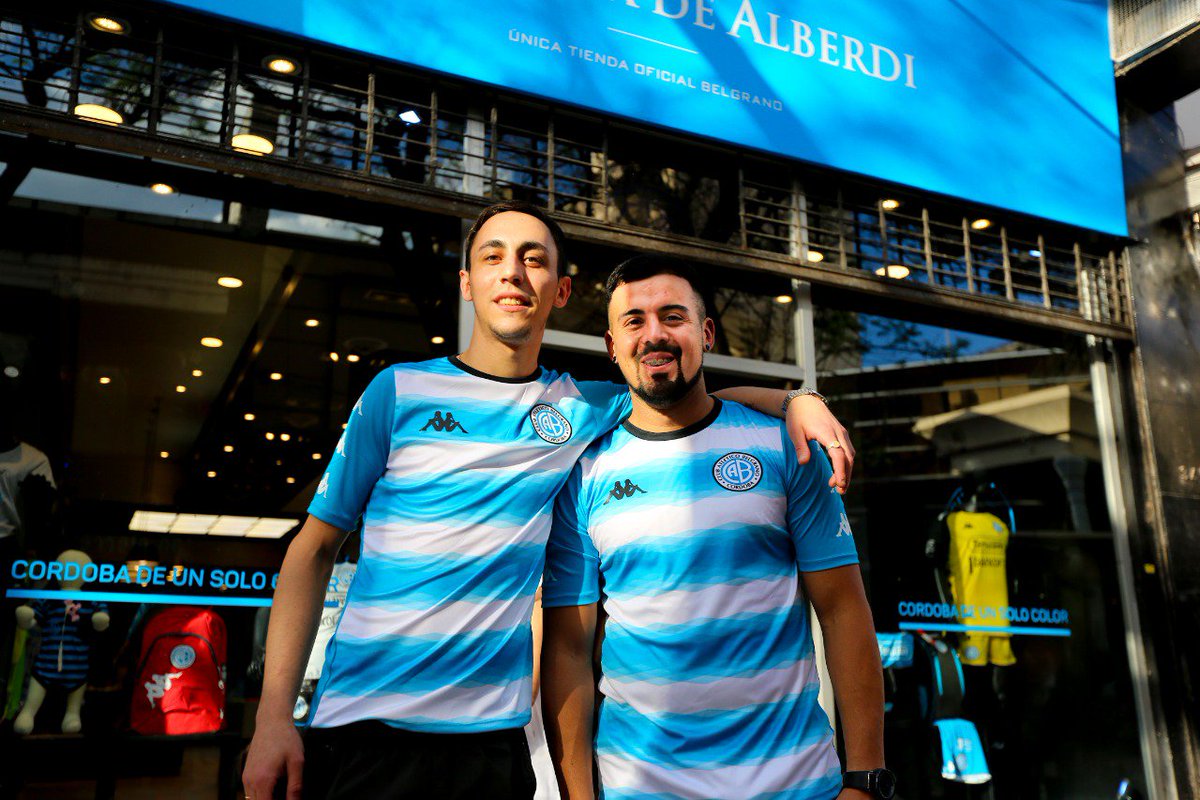 RepDeAlberdi's tweet photo. 🏴☠️💙¡NO AGUANTARON! Acabamos de poner la nueva #PreMach de #Belgrano en la vidriera de #RepúblicaDeAlberdi, pasaron dos piratas y se la compraron.
🔥 $1139. Te espera en 9 de julio 340. ¡En efectivo, 1, 3 y 6 pagos! https://t.co/MNBtmzsl1K