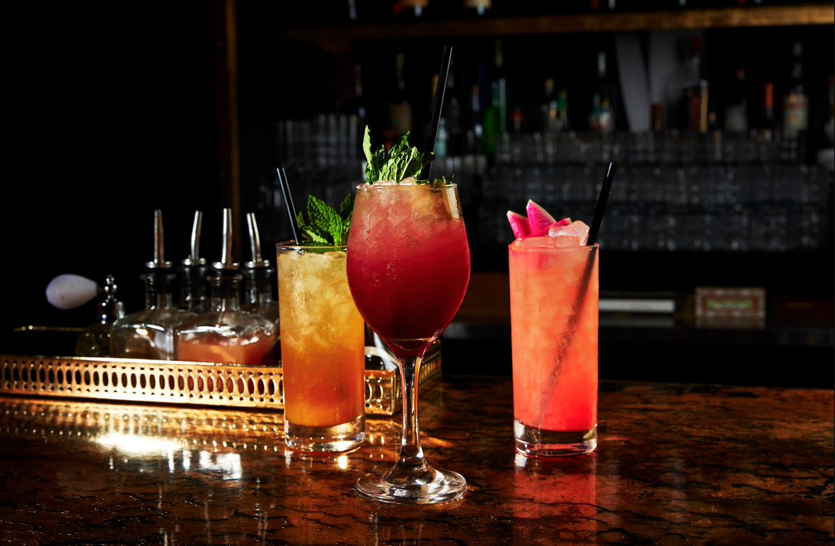 Clique 👨‍👩‍👦🎶
-
-
-
-
#chicago #thebassment #cocktails #rivernorth #dance #nightlife #cheers #champagne #girlsnight #lounge #speakeasy #besttimes #city #fall #wine #Saturday #livemusic #music #travel #escape #destination