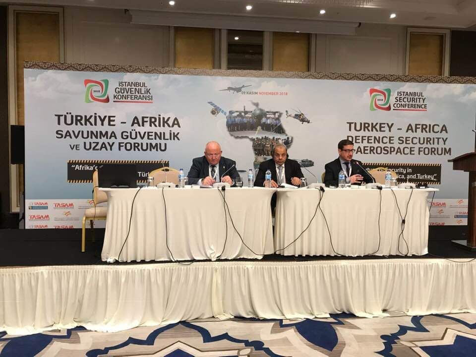 Bugün <a href="/igk_tasam/">İstanbul Güvenlik Konferansı</a>'da Afrika'da terör ve güvenlik sorununu yeniden gündeme getiren <a href="/TASAMorg/">TASAM</a>'a teşekkürler. Afrika'nın geleceğini, devlet başkanlarına "klimayı tamir etmeye gitti" diyenler değil, "dünya 5'ten büyüktür" diyebilenlerle afrikalılar birlikte inşa edecekler.