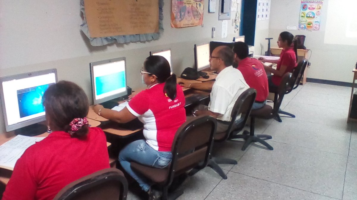 cbit_escalona's tweet photo. En el municipio Bruzual se dió el taller de kompozer a los formadores tecnológicos, donde elaboraron recursos sobre la efeméride "Unesco reconoce al proyecto Canaima" @thors81 @Fundabit_Yara01 @vane_prieto @MPPEDUCACION https://t.co/MDQ5LmBU9o