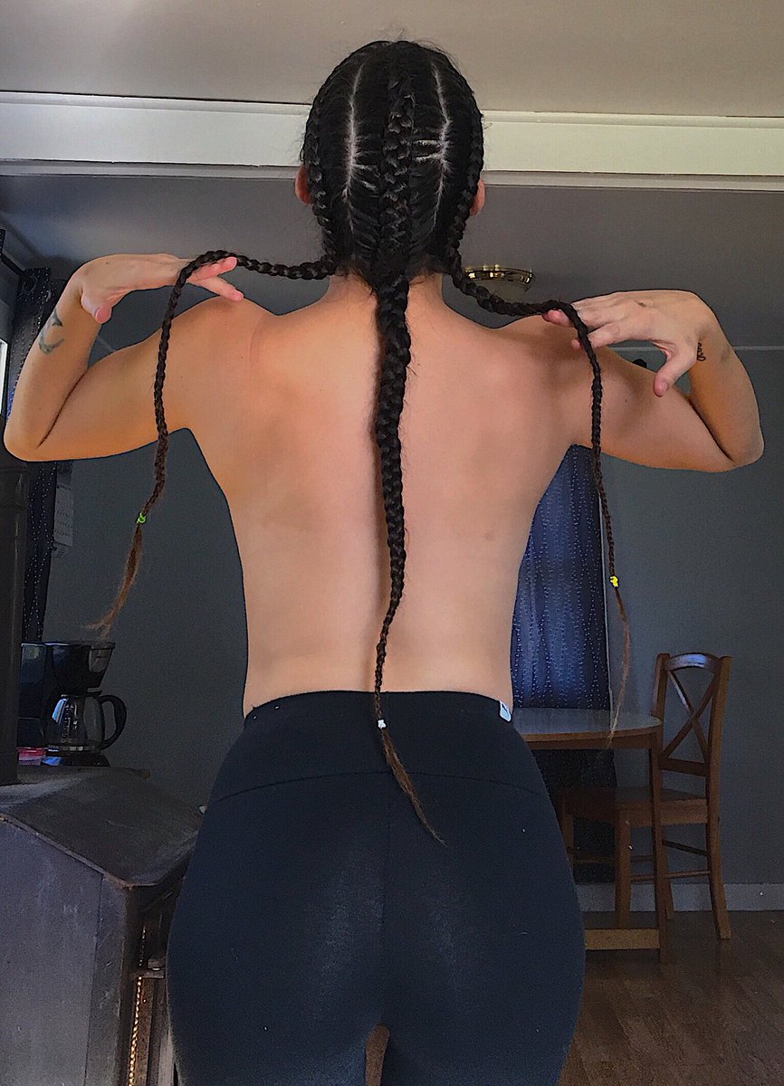 esauln94's tweet photo. Hair tripled back in a corn row #carterV https://t.co/uue1L7e42d