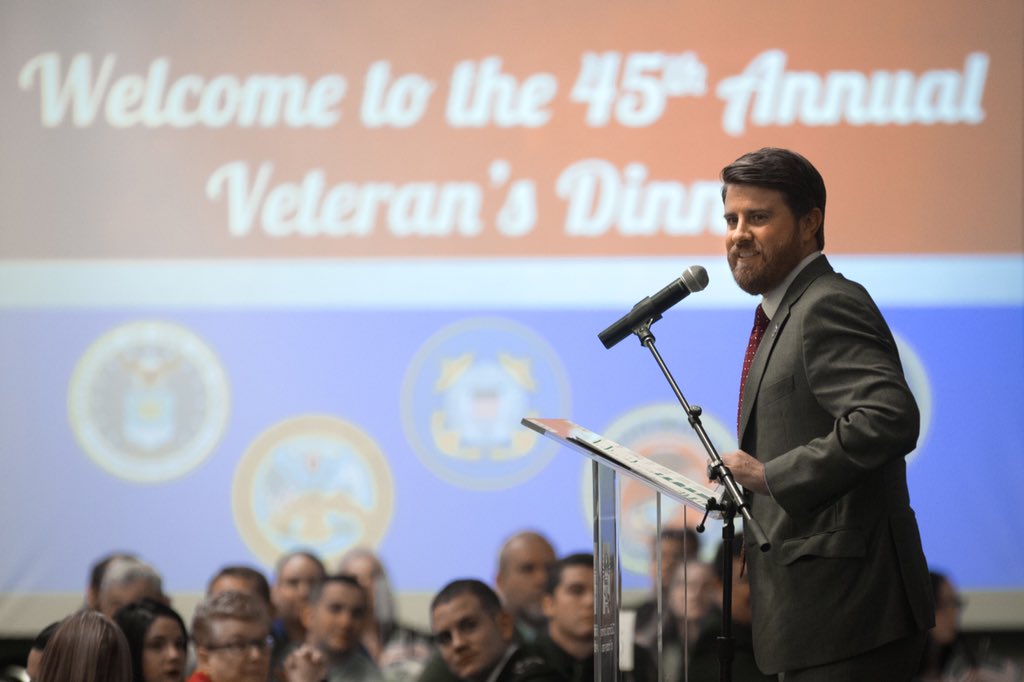 JaredSLyon's tweet photo. The @CalUVetsClub hosted their 45th annual Veterans Day Dinner last night on campus at @CalUofPA. I was honored to keynote and discuss student veteran success nationwide. Great job to @_Whit_Booh for leading her @studentvets Chapter for an awesome event! #WeAreSVA #SVALeads https://t.co/DVYcJzaSMM