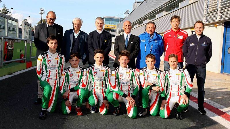 lautomobile_ACI's tweet photo. #ACISport, chiuso il supercorso federale velocità.
Quattro giorni di intensa attività per i sei giovani selezionati dalla Scuola Federale intitolata a "Michele Alboreto” sul circuito "Piero Taruffi” di @Vallelunga 
➡️ https://t.co/b44KM9PuzH https://t.co/8FYEviayOE
