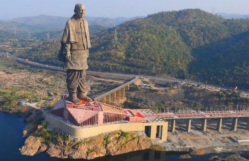 Frommers's tweet image. The world's tallest #statue debuts in #India | bit.ly/2QxKDxG | #statueofunity