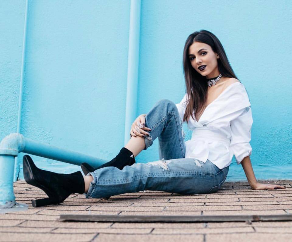 BleckSilverbad_'s tweet image. Anyone RP RT please