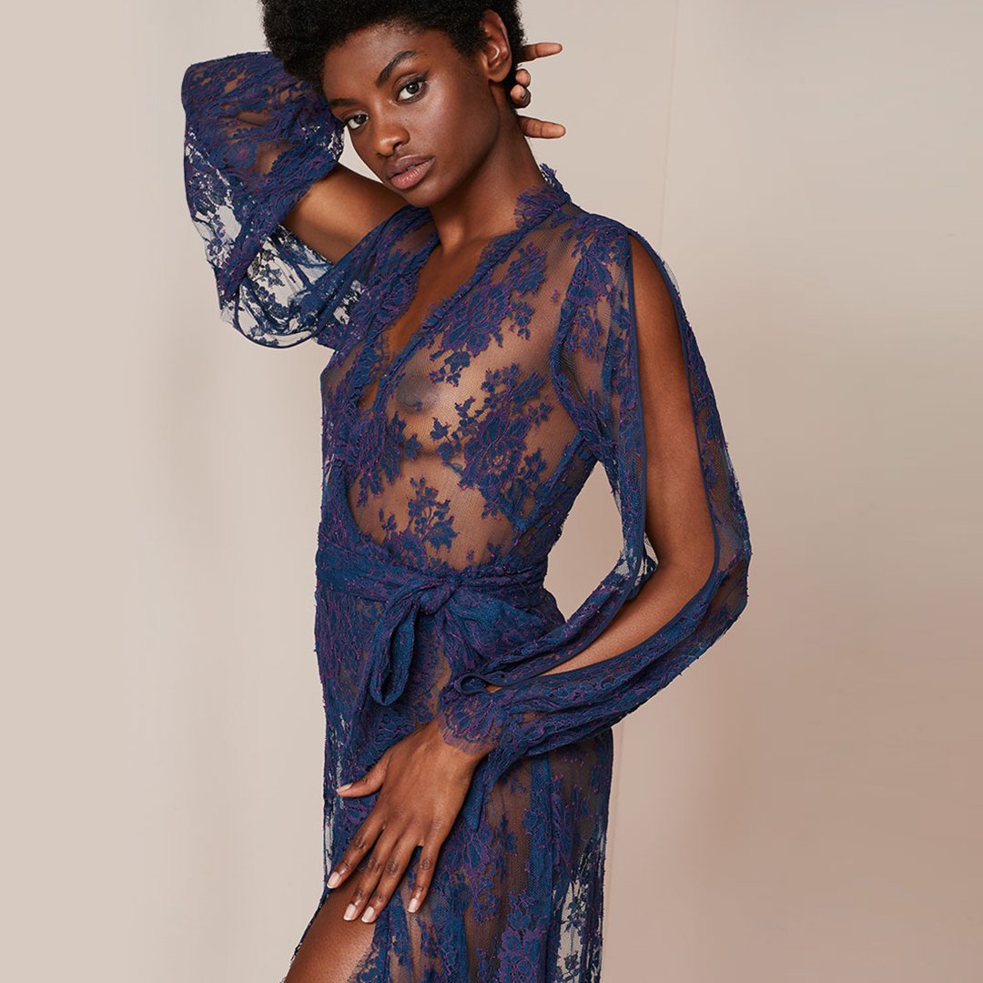 blåhval Meddele Stratford på Avon Agent Provocateur on Twitter: "Lovingly wrap yourself in the silken luxury  and lavish lace of our kimonos and gowns during these cold winter evenings  https://t.co/GyDvfxgoDi #AgentProvocateur #PowerMoves #FridayFeeling  https://t.co/QCCFHgLUeS" / Twitter